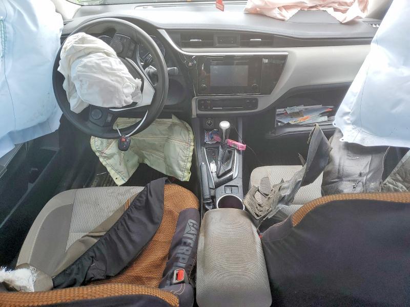 2T1BURHE6JC090005 2018 TOYOTA COROLLA photo no. 8