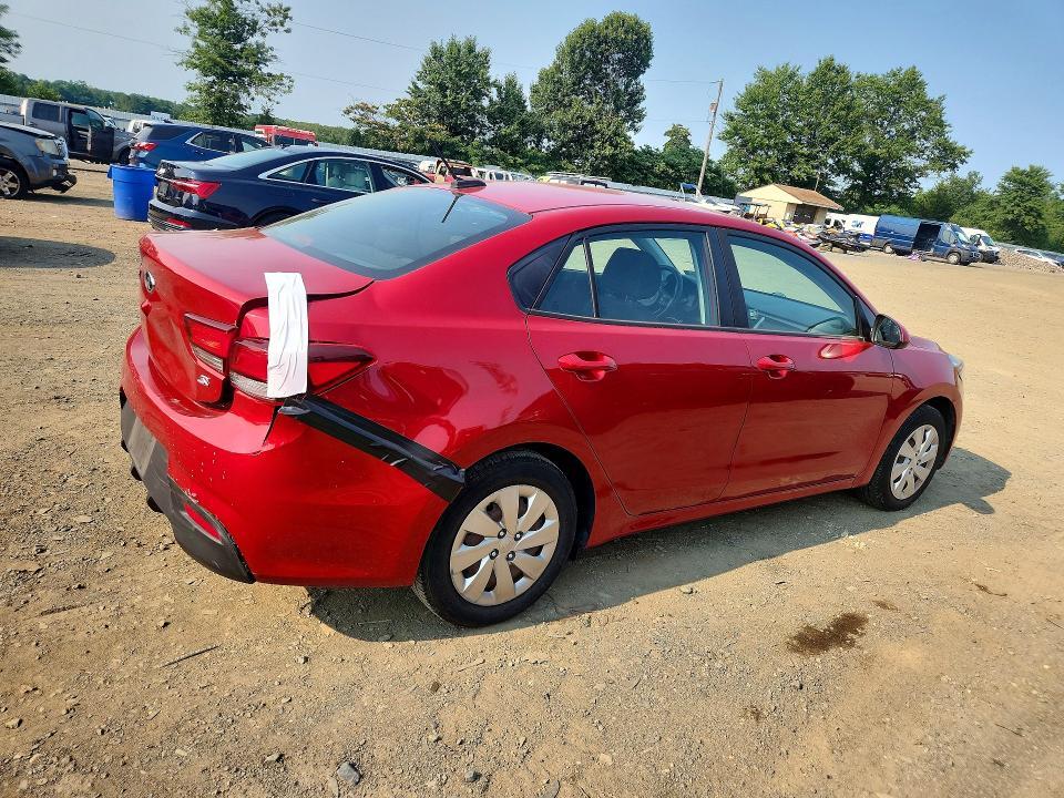 3KPA24AB4JE095256 2018 KIA RIO photo no. 3