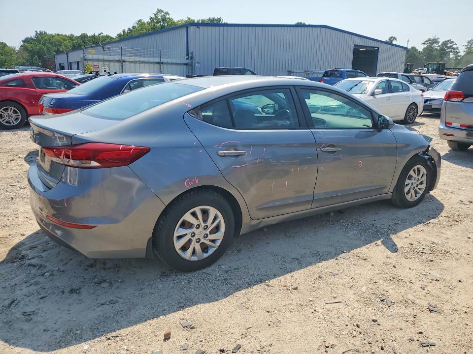2018 HYUNDAI ELANTRA SE — Фото 3 из 12