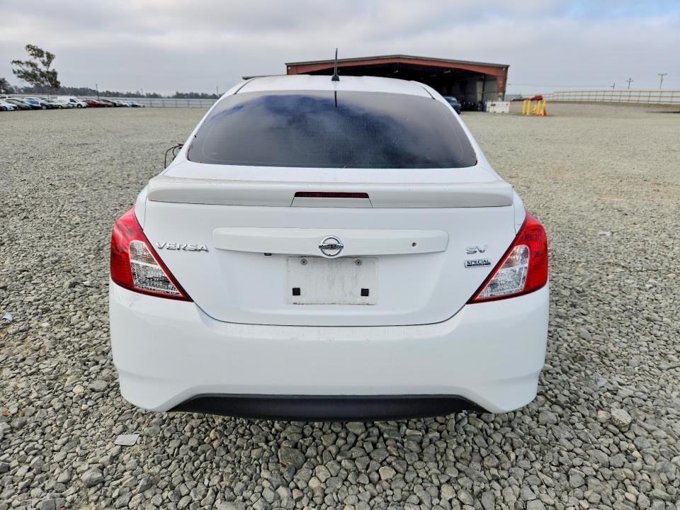 3N1CN7AP0JL883754 2018 NISSAN VERSA photo no. 6