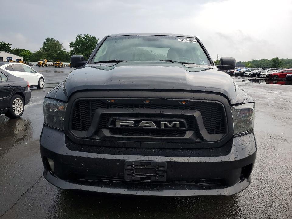2017 RAM 1500 ST — Фото 5 из 12