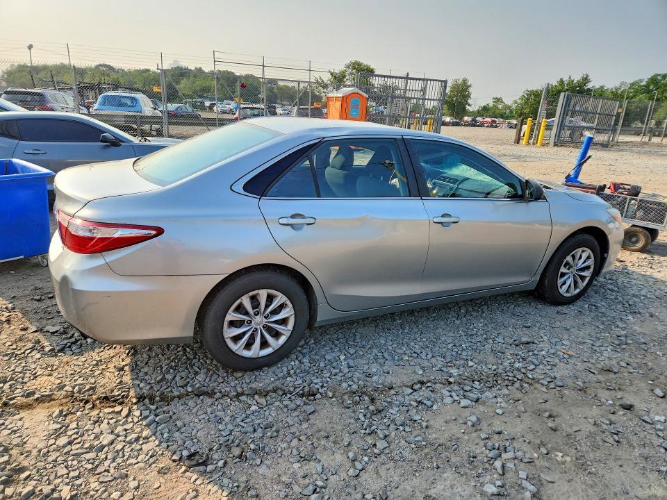4T1BF1FK9HU724971 2017 TOYOTA CAMRY photo no. 3