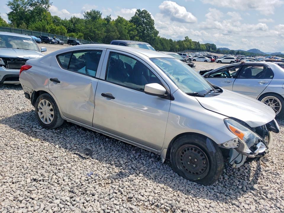 2017 NISSAN VERSA 1.6 S — Фото 4 из 13