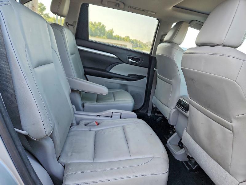 2017 TOYOTA HIGHLANDER XLE — Фото 11 из 13