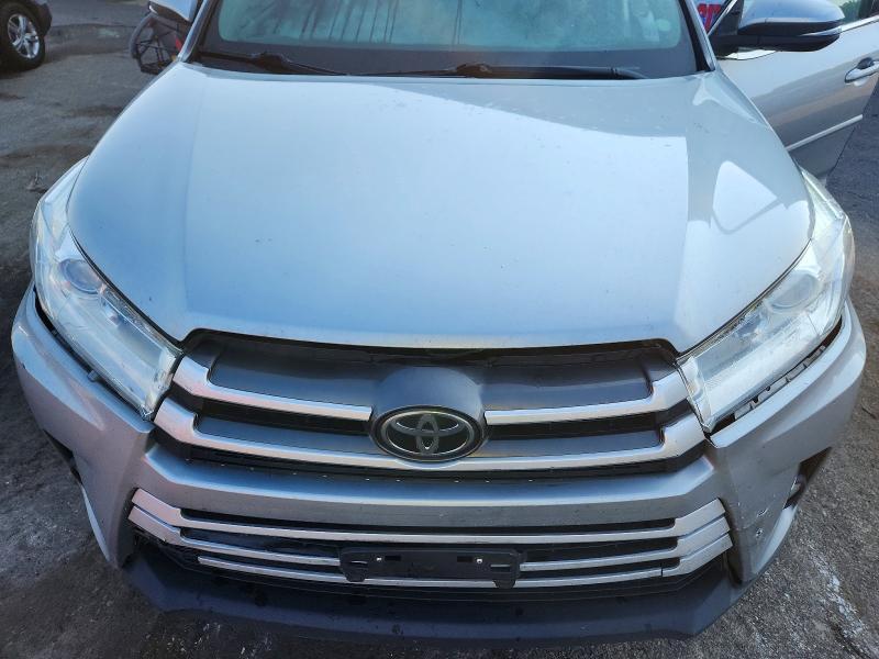 2017 TOYOTA HIGHLANDER XLE — Фото 12 из 13