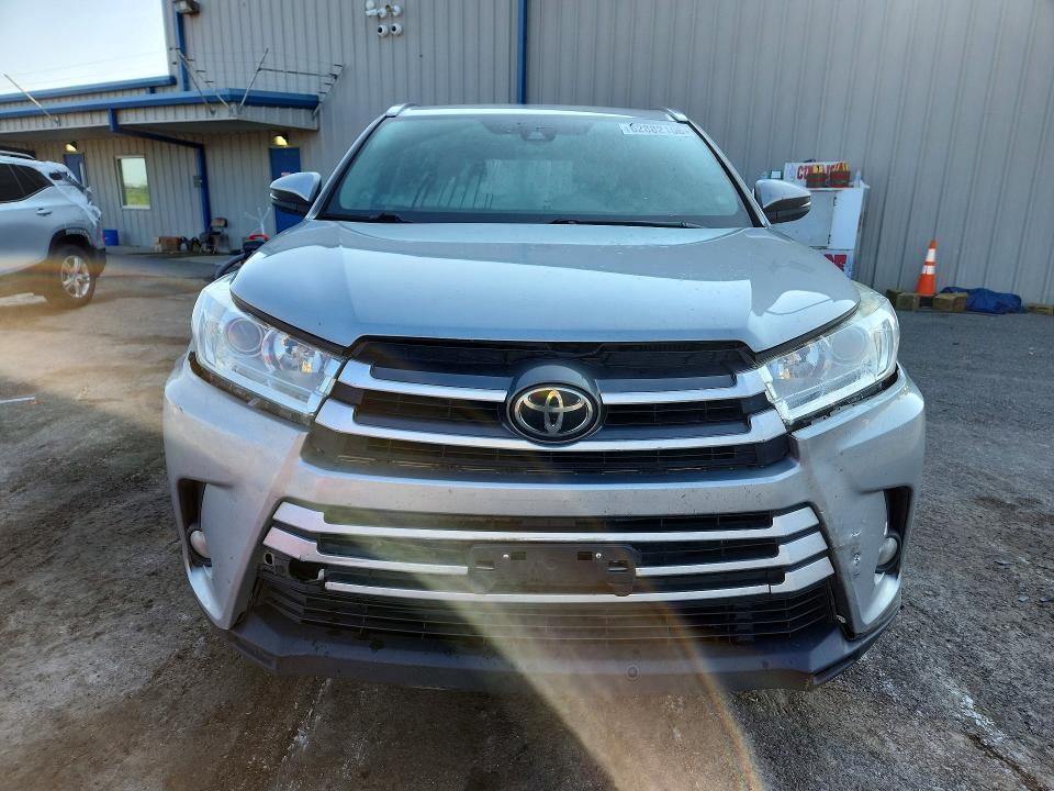 2017 TOYOTA HIGHLANDER XLE — Фото 5 из 13