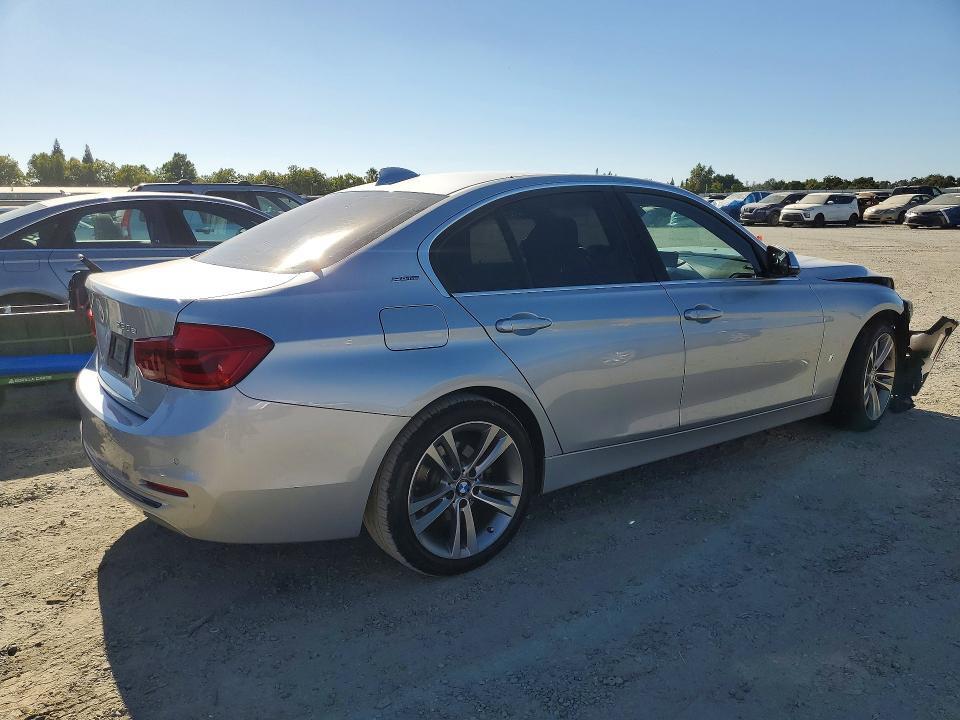 2017 BMW 330E — Фото 3 из 12