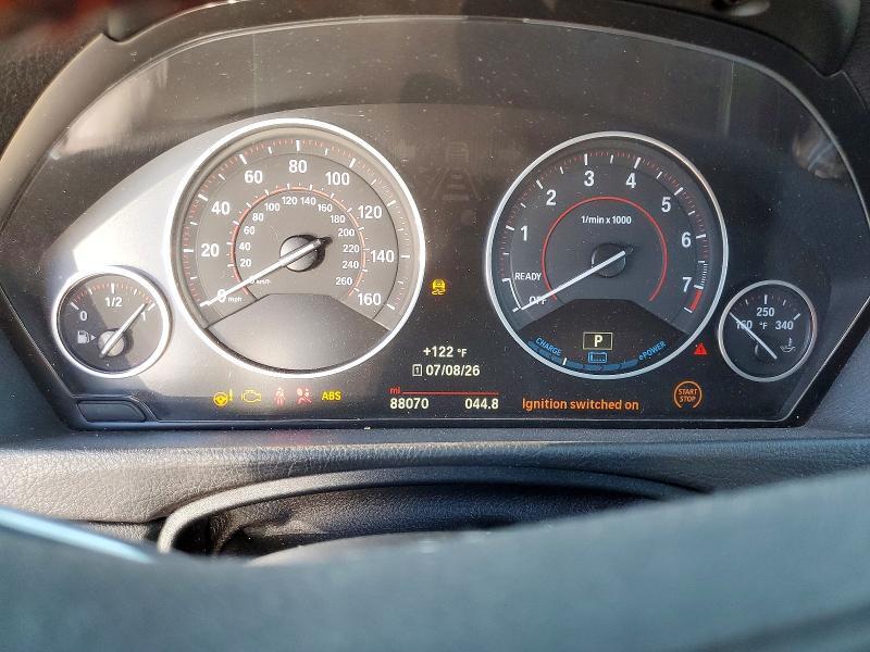 2017 BMW 330E — Фото 9 из 12