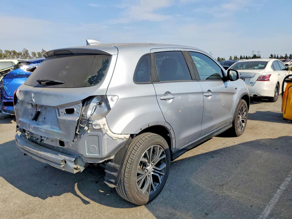 2017 MITSUBISHI OUTLANDER SPORT ES — Фото 3 из 14