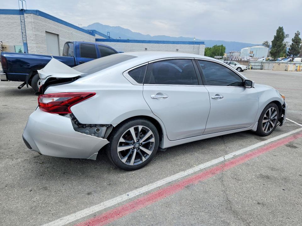 2017 NISSAN ALTIMA 2.5 SR — Фото 3 из 12