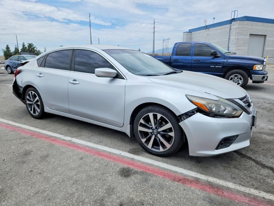 2017 NISSAN ALTIMA 2.5 SR — Фото 4 из 12
