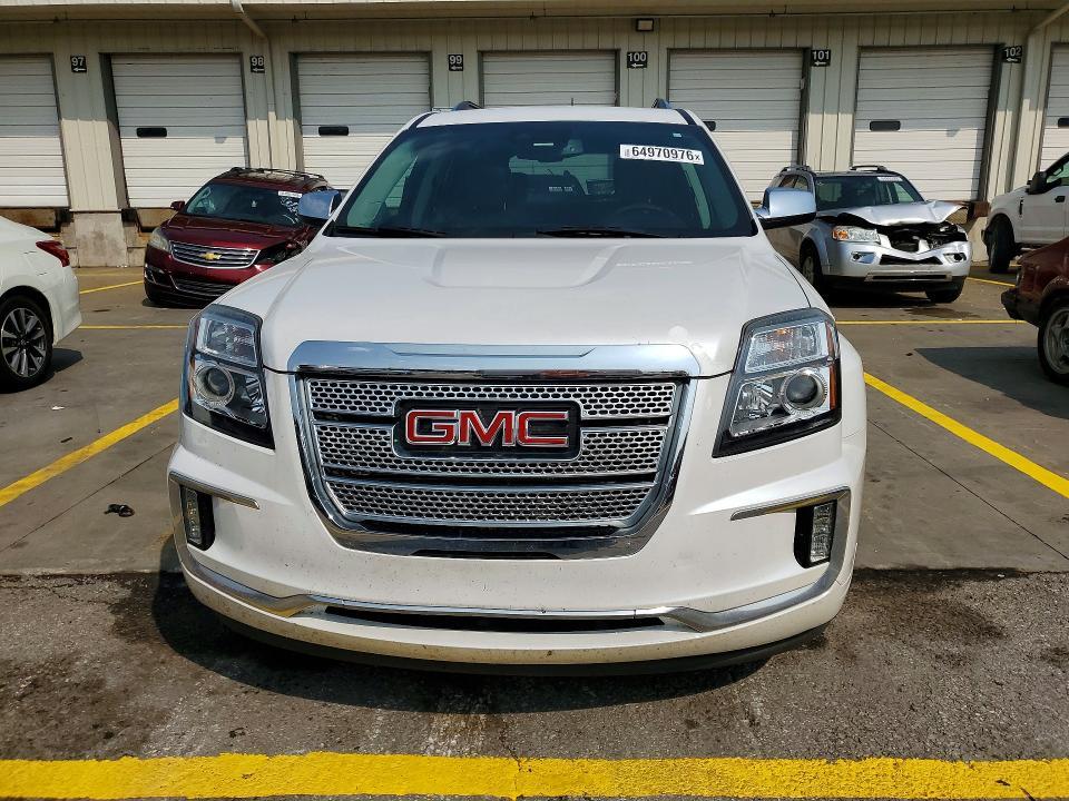 2016 GMC TERRAIN DENALI — Фото 5 из 13