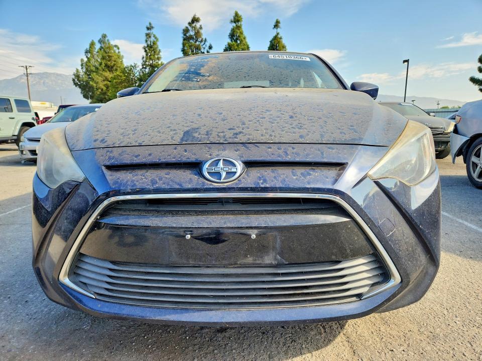 2016 SCION IA BASE — Фото 5 из 12