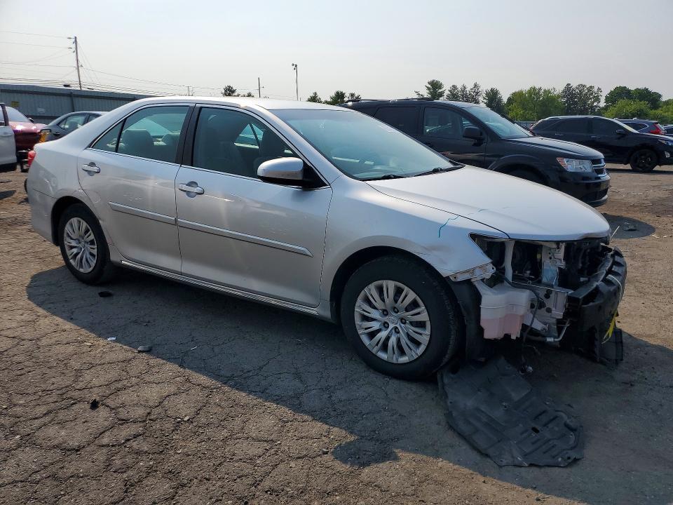 2013 TOYOTA CAMRY — Фото 4 из 13