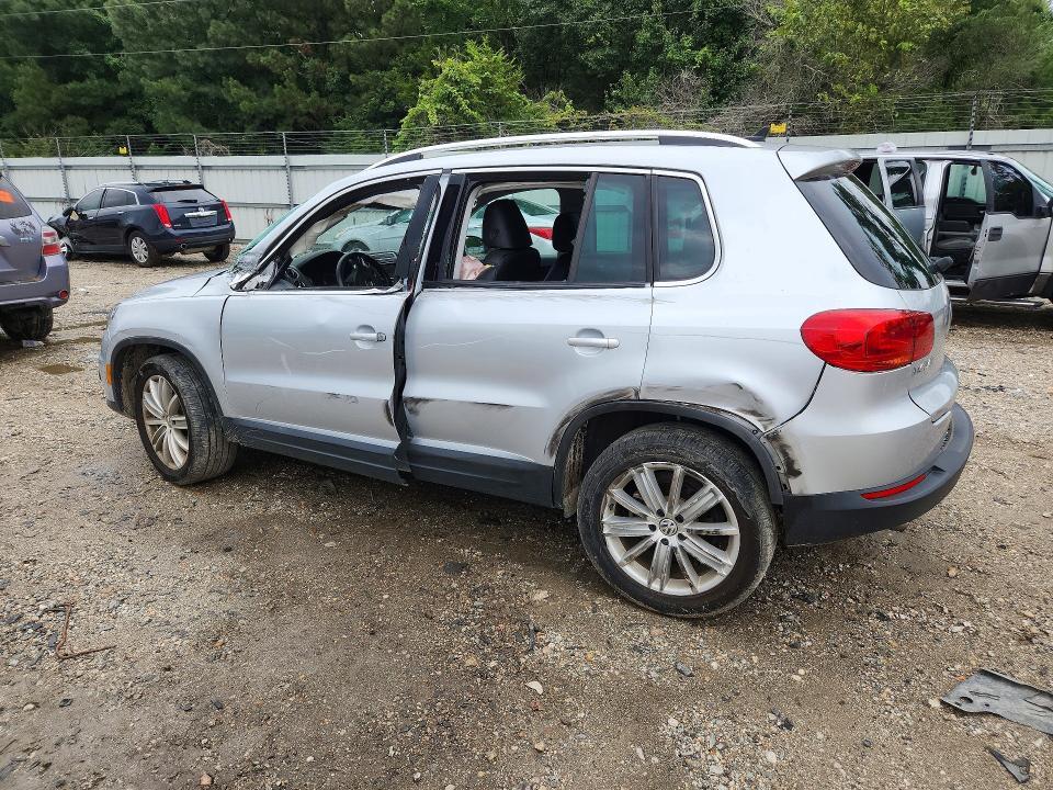 2012 VOLKSWAGEN TIGUAN S — Фото 2 из 13