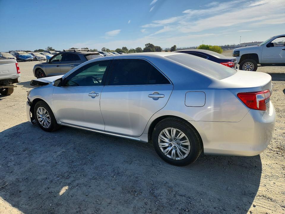 2012 TOYOTA CAMRY LE — Фото 2 из 12