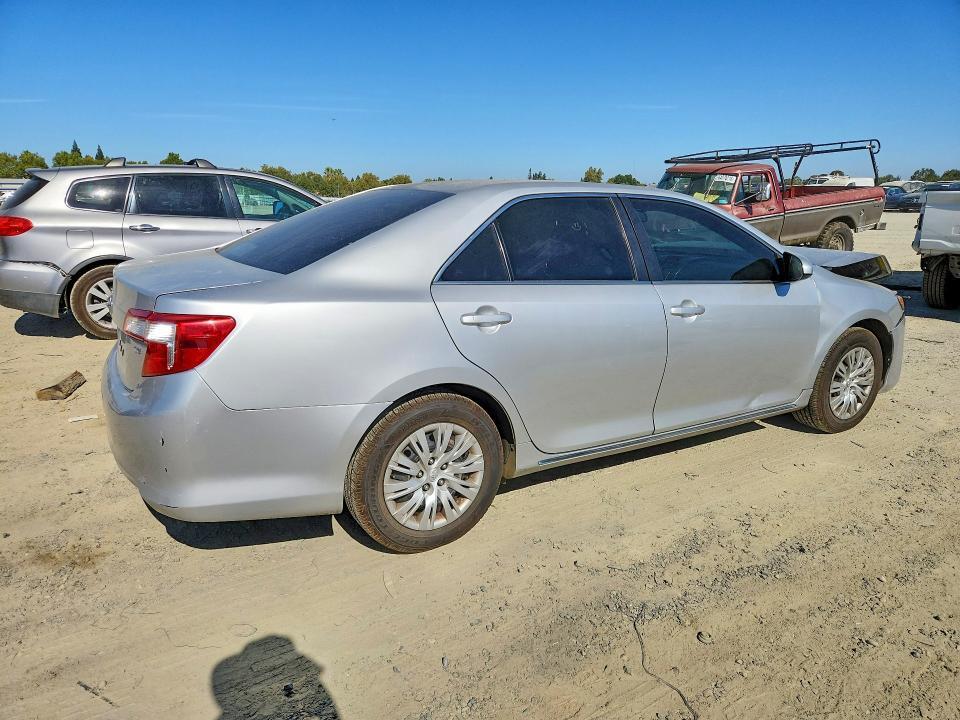 2012 TOYOTA CAMRY LE — Фото 3 из 12