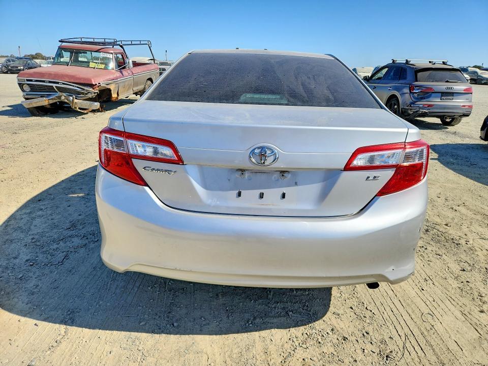 2012 TOYOTA CAMRY LE — Фото 6 из 12