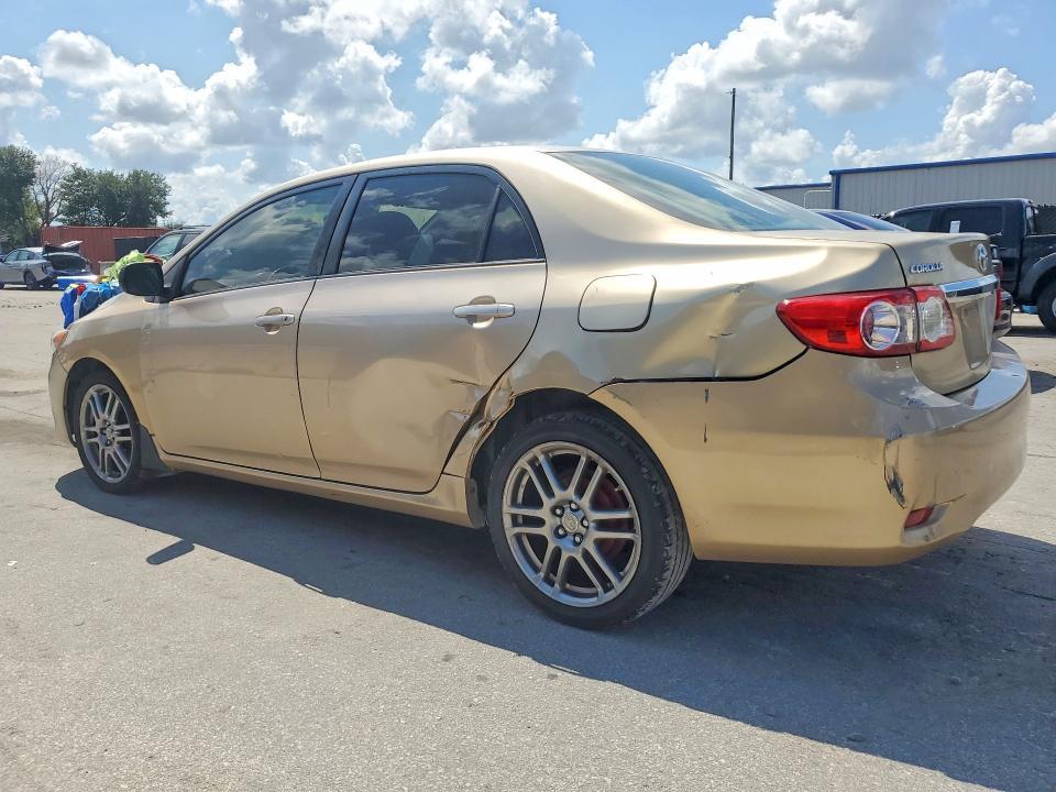 2011 TOYOTA COROLLA LE — Фото 2 из 12