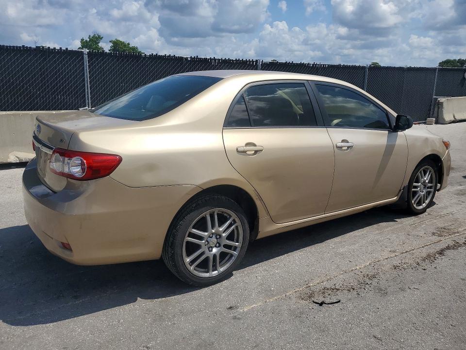 2011 TOYOTA COROLLA LE — Фото 3 из 12
