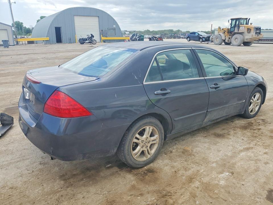 1HGCM56326A022411 2006 HONDA ACCORD photo no. 3