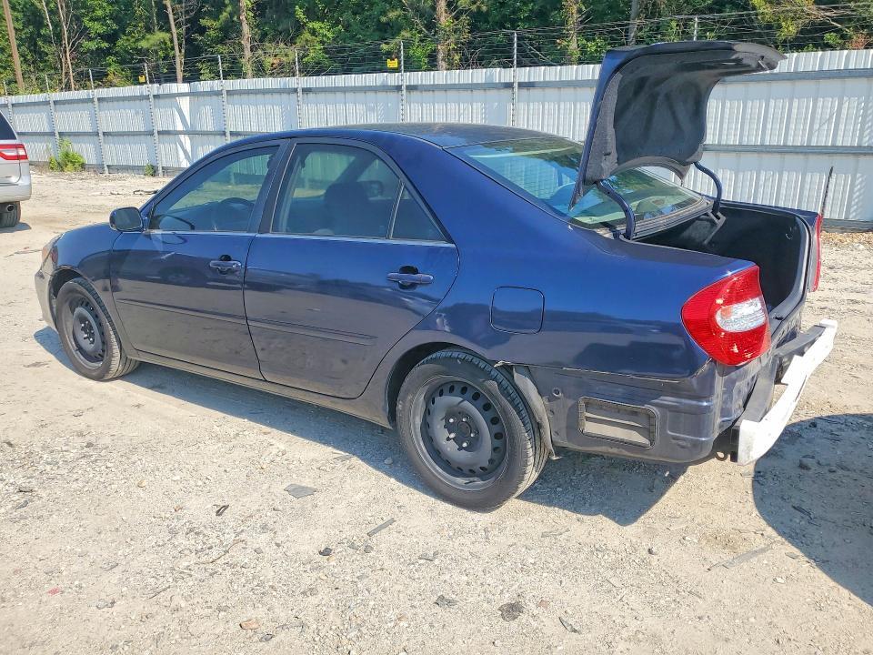 2004 TOYOTA CAMRY LE — Фото 2 из 13