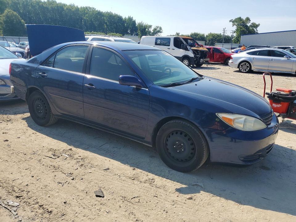 2004 TOYOTA CAMRY LE — Фото 4 из 13