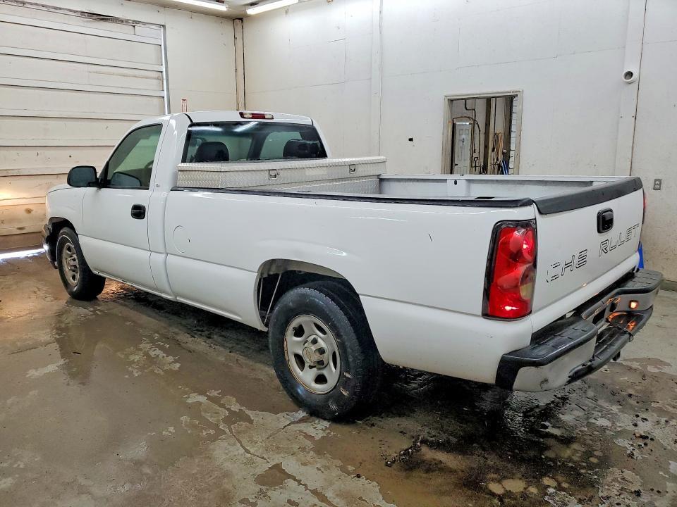 2004 CHEVROLET SILVERADO C1500 — Фото 2 из 13