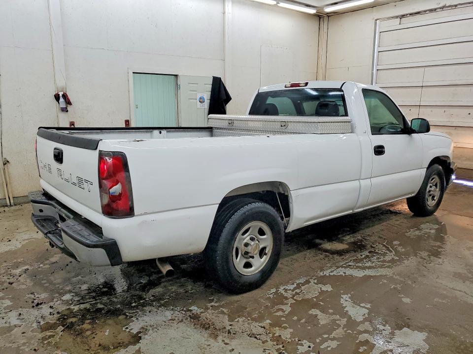 2004 CHEVROLET SILVERADO C1500 — Фото 3 из 13