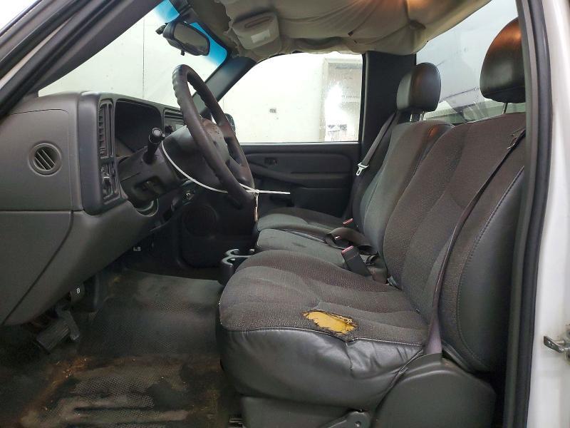 2004 CHEVROLET SILVERADO C1500 — Фото 7 из 13