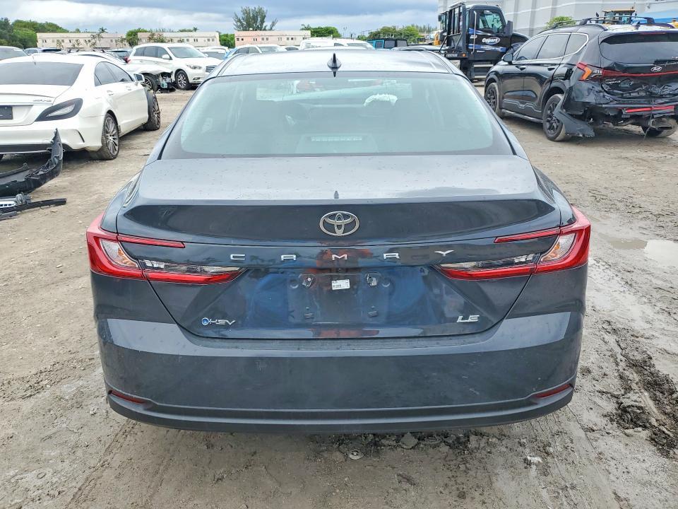 2026 TOYOTA CAMRY LE — Фото 6 из 12