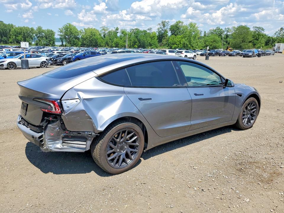 5YJ3E1EA8SF017610 2025 TESLA MODEL 3 photo no. 3