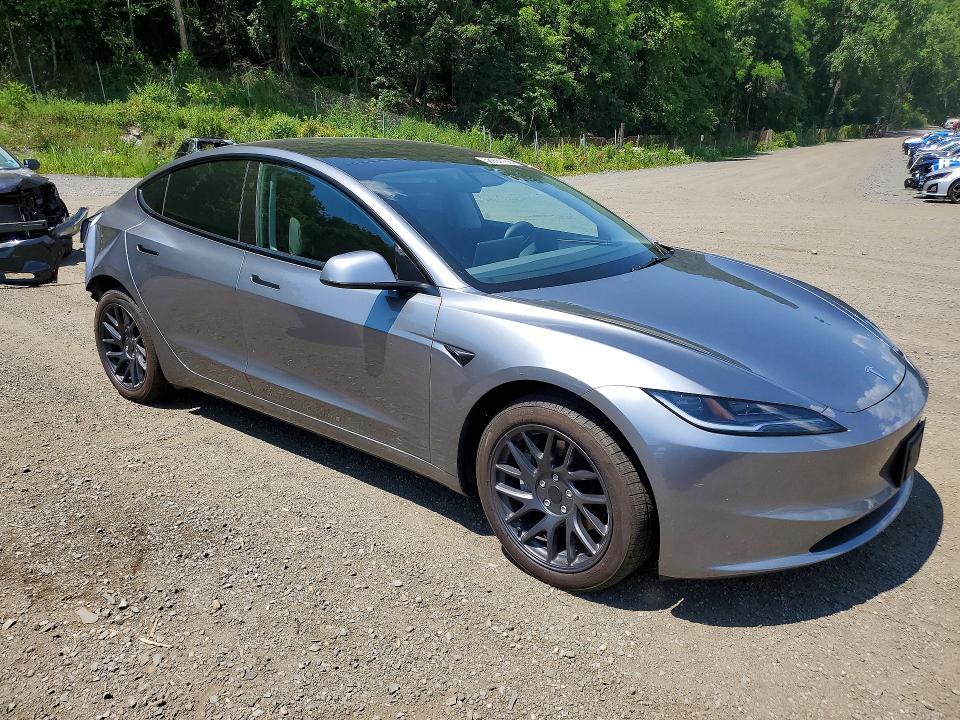 5YJ3E1EA8SF017610 2025 TESLA MODEL 3 photo no. 4