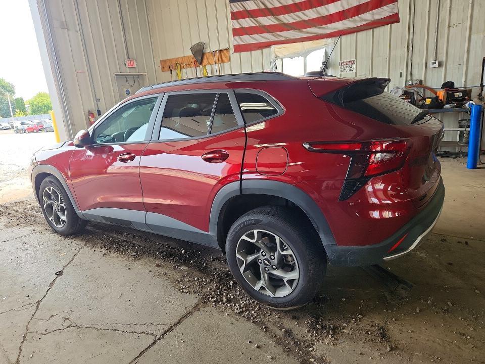 2025 CHEVROLET TRAX 1LT — Фото 2 из 13