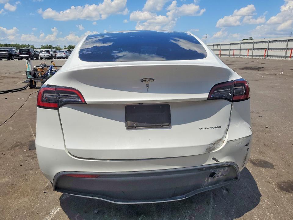 2023 TESLA MODEL Y — Фото 6 из 12
