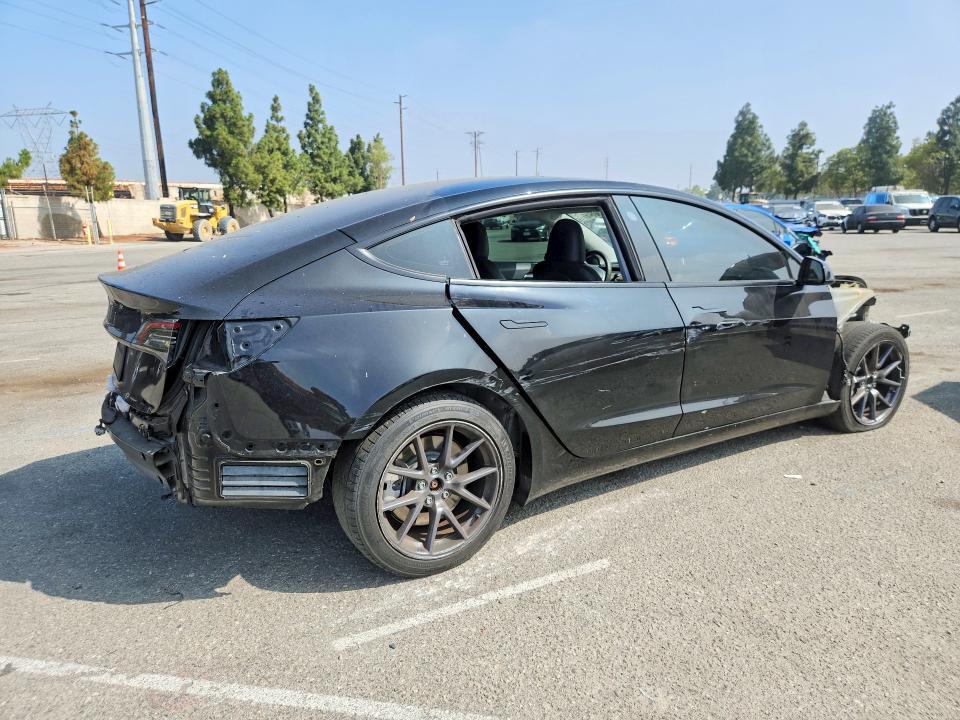 2023 TESLA MODEL 3 — Фото 3 из 12