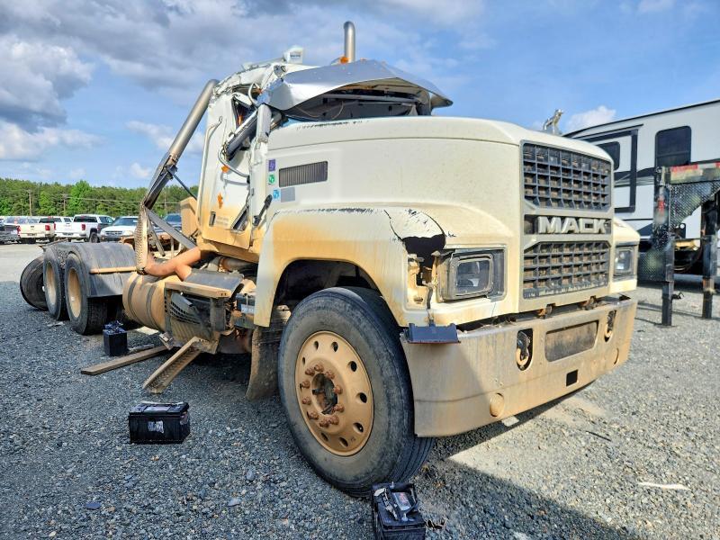 2022 MACK PINNACLE 1M1PN4GYXNM009839