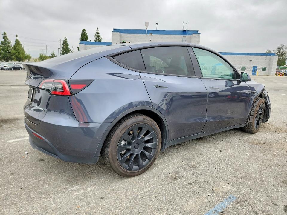2021 TESLA MODEL Y — Фото 3 из 13