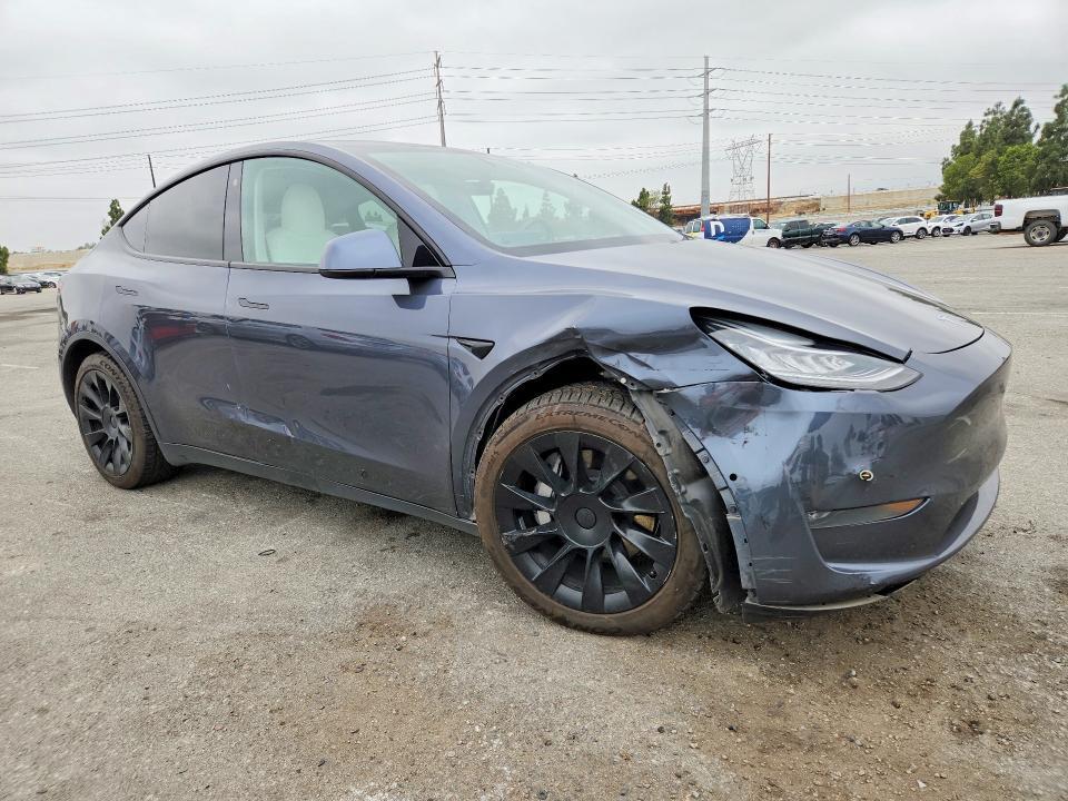 2021 TESLA MODEL Y — Фото 4 из 13