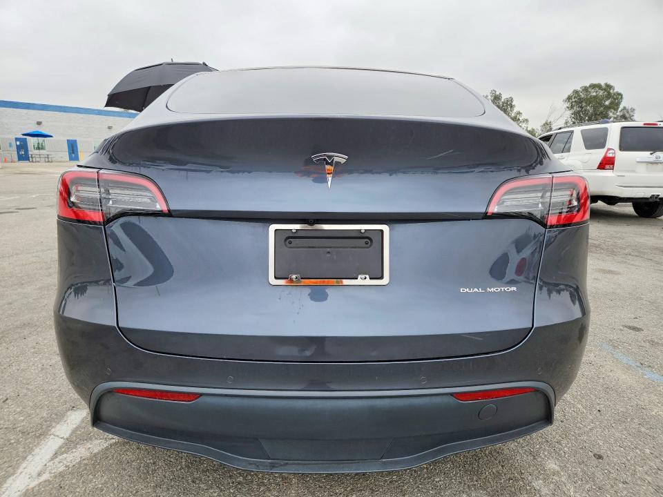2021 TESLA MODEL Y — Фото 6 из 13