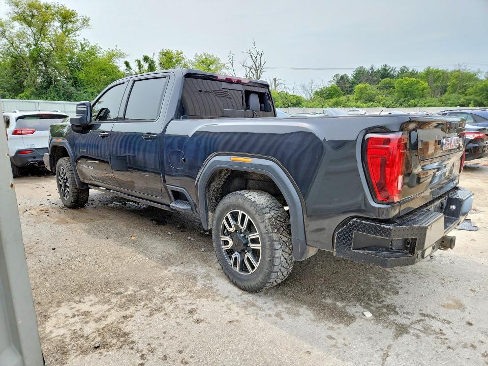 2020 GMC SIERRA K2500 AT4 — Фото 2 из 12