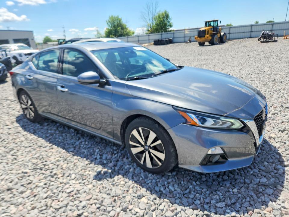 2019 NISSAN ALTIMA SL — Фото 4 из 13