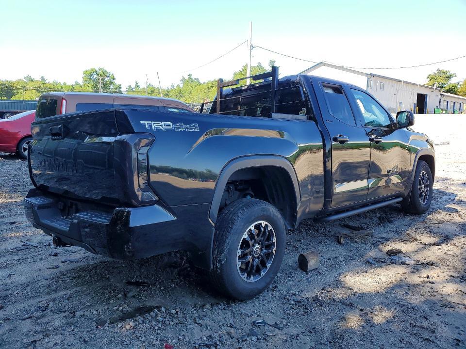 2023 TOYOTA TUNDRA SR5 — Фото 3 из 12