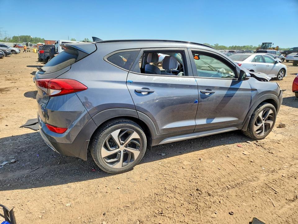 KM8J3CA26JU677573 2018 HYUNDAI TUCSON photo no. 3
