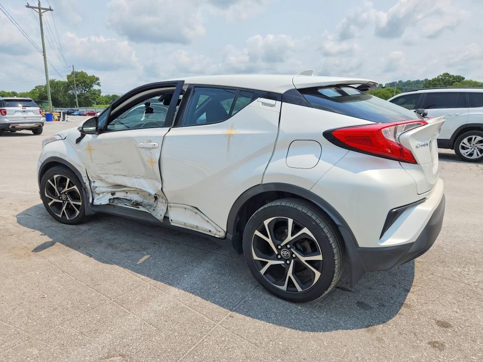 2018 TOYOTA C-HR XLE PREMIUM — Фото 2 из 12