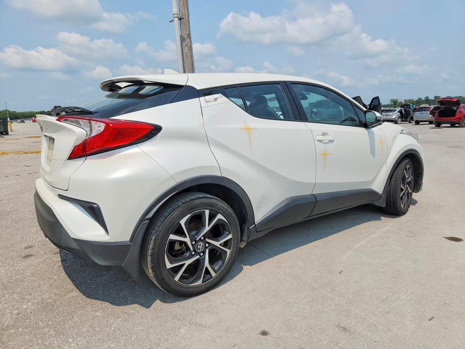 2018 TOYOTA C-HR XLE PREMIUM — Фото 3 из 12