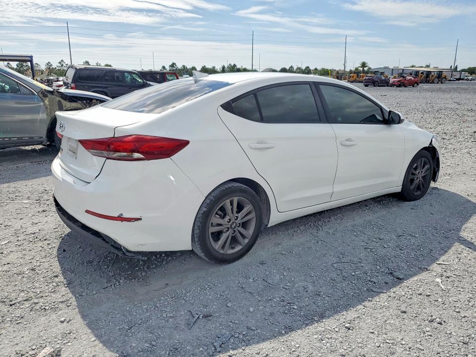 2018 HYUNDAI ELANTRA SEL — Фото 3 из 12