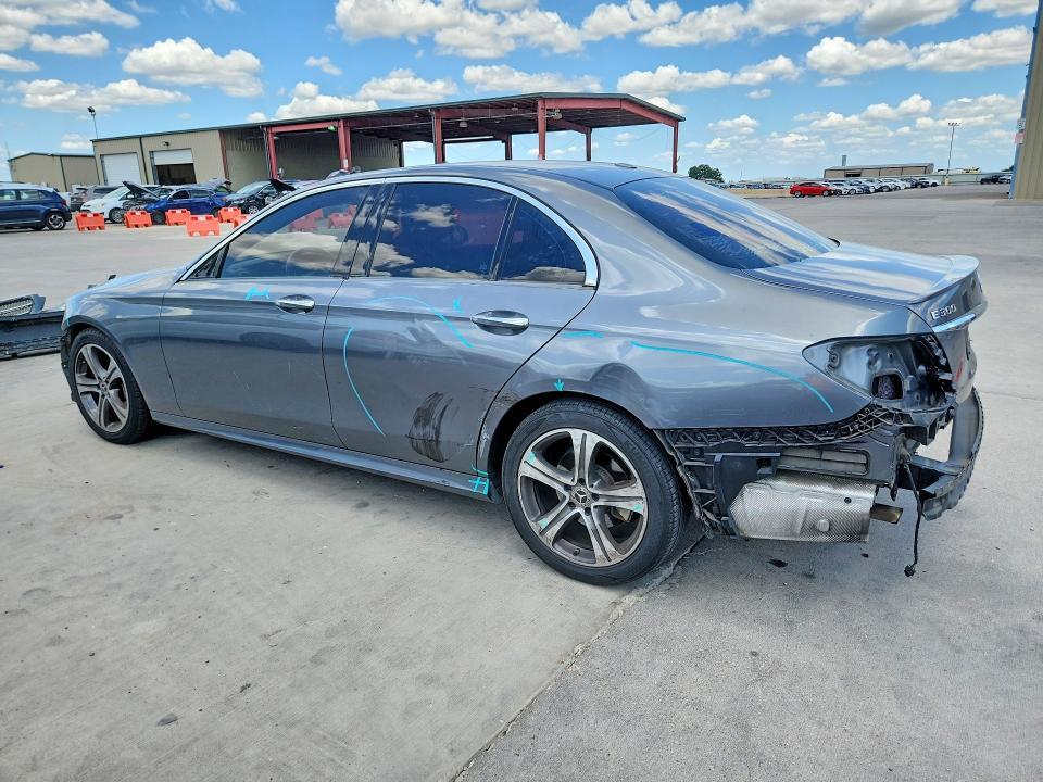 2018 MERCEDES-BENZ E 300 4MATIC — Фото 2 из 13