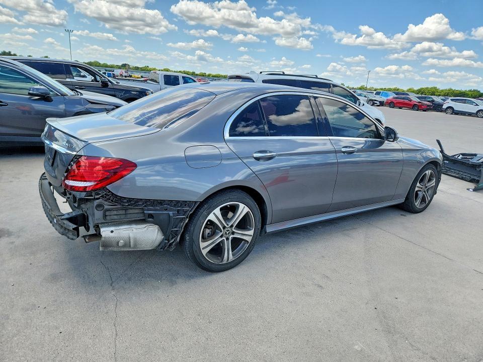 2018 MERCEDES-BENZ E 300 4MATIC — Фото 3 из 13