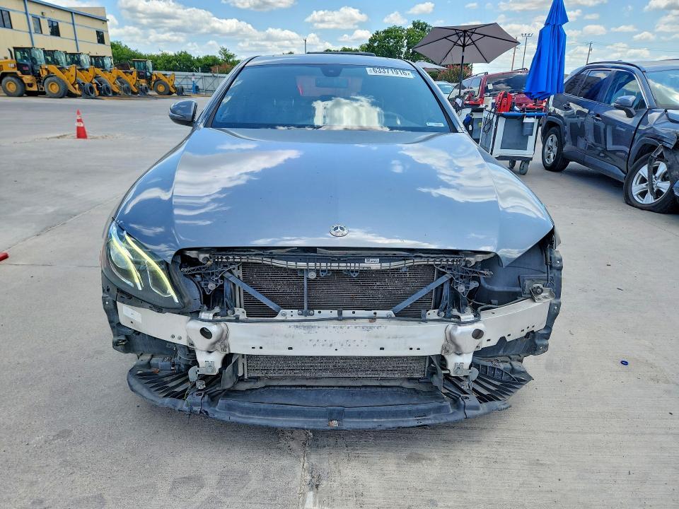 2018 MERCEDES-BENZ E 300 4MATIC — Фото 5 из 13